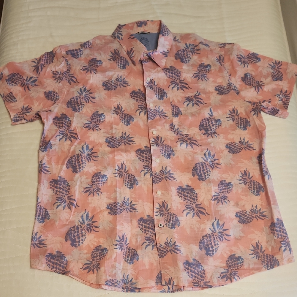 Izod Men's Pink and Purple Pineapple Print Shirt